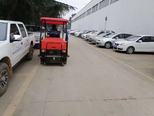 電動(dòng)掃地車清掃過(guò)程中能否有效防止浮塵污染